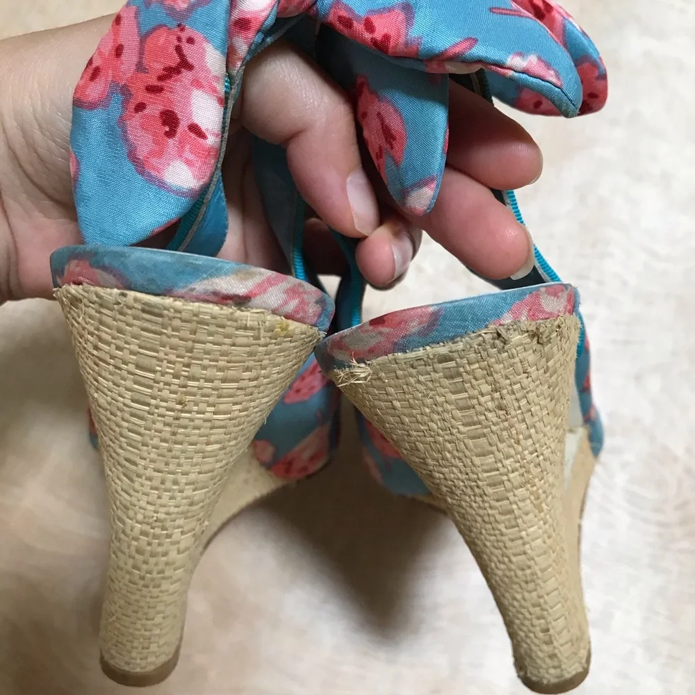 Betsey Johnson Foster Blue Pink Floral Sandals